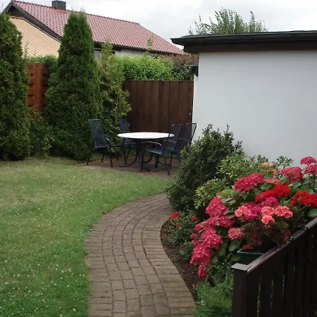 Дом отдыха Quaint Bungalow With Garden In Germany