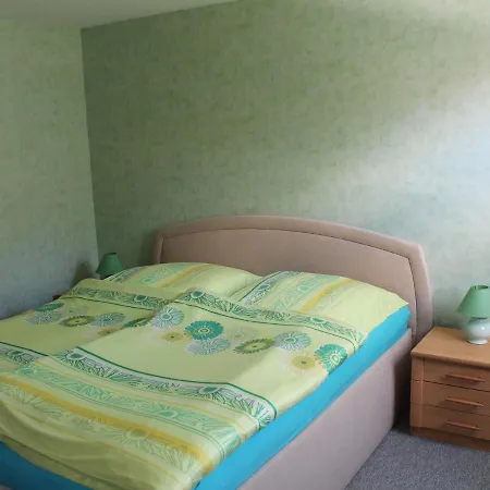 Дом отдыха Quaint Bungalow With Garden In Germany *